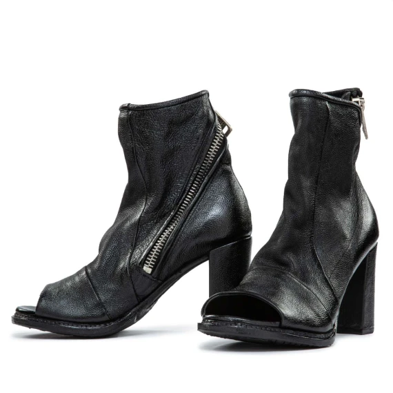 stivaletto spuntato BASILE in pelle nera