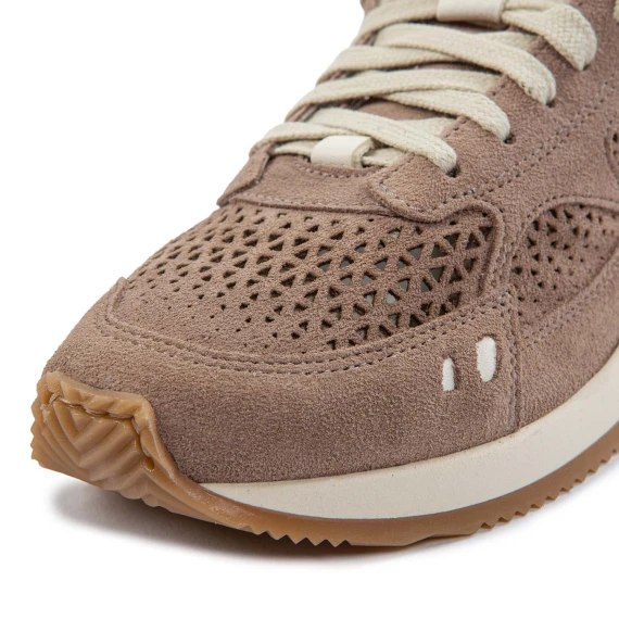 sneakers HOTY forata in camoscio tortora