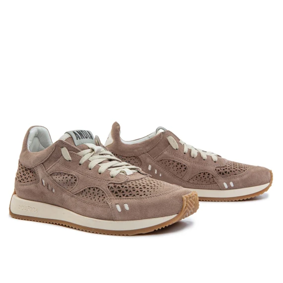 sneakers HOTY forata in camoscio tortora