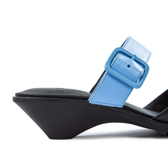 black toe sabot with light blue buckle