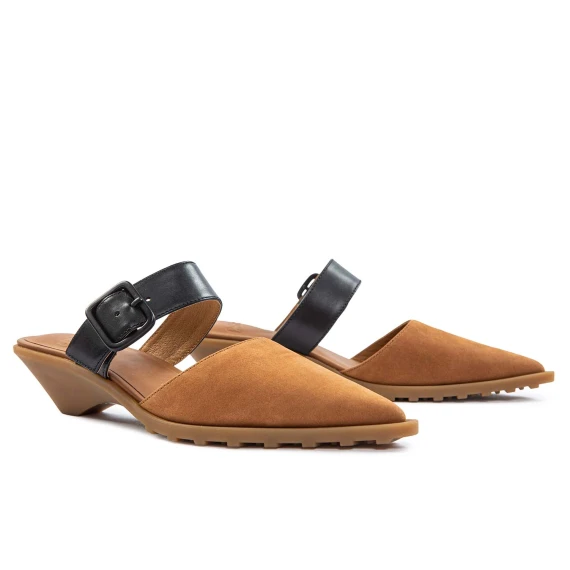 sabot toe leather buckle black