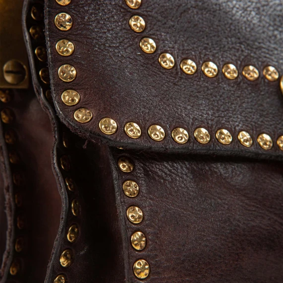 tracolla AGNESE con rivetti in pelle marrone