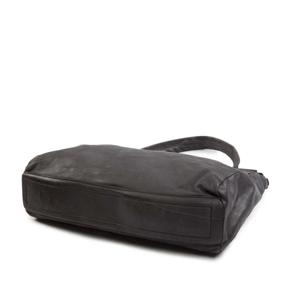 borsa con patta in pelle nera