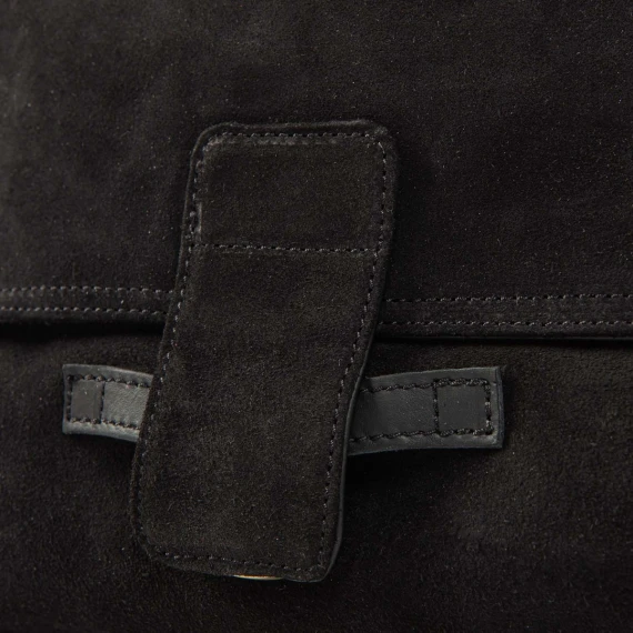 borsa con patta in camoscio nero