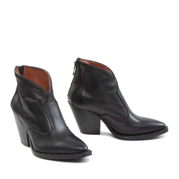 texano con scollo V in pelle nera