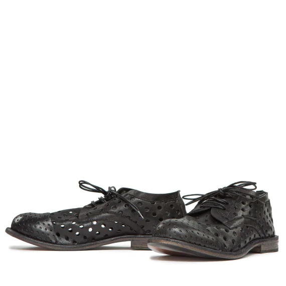 stringata in pelle forata nera