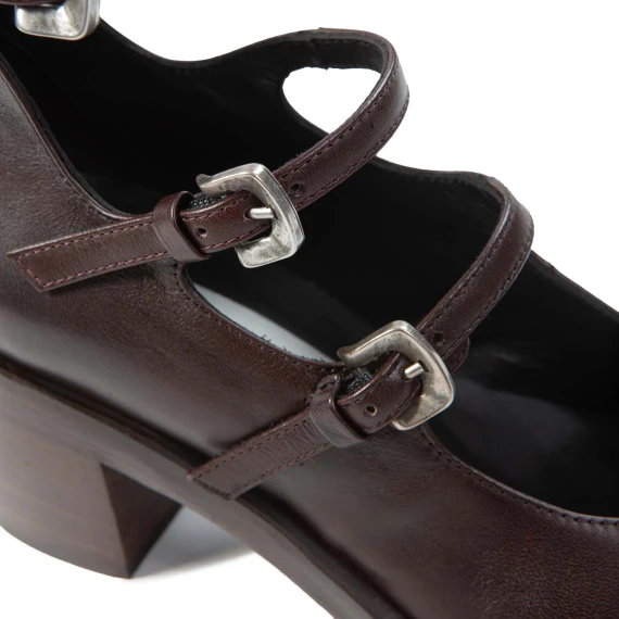 bebe con fibbie in pelle amaranto