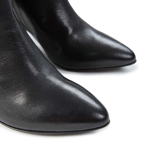 tronchetti con tacco inglobato in pelle nera