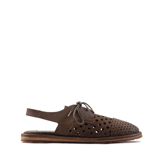 chanel stringata camoscio forato