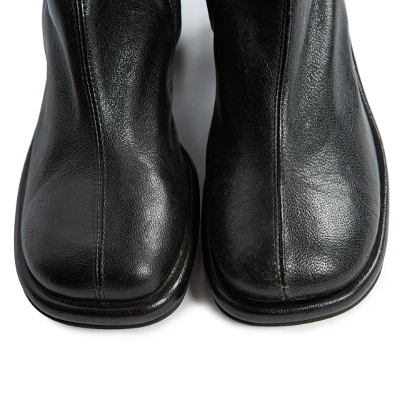 stivale mezzo tacco in pelle nera