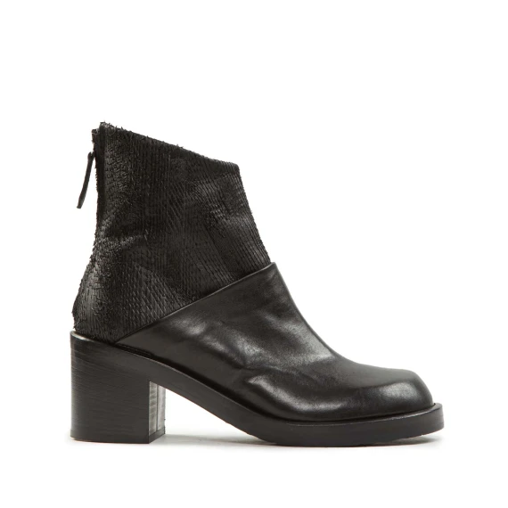 stivaletto in pelle nera