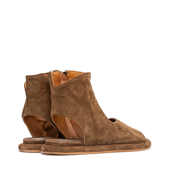 sandalo stivaletto in camoscio cognac