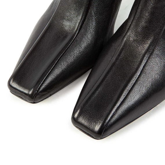 MOLLY black leather ankle boots