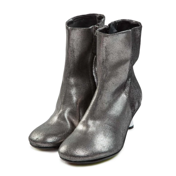 VITTORIA ankle boots with a cylindrical heel in laminated leather