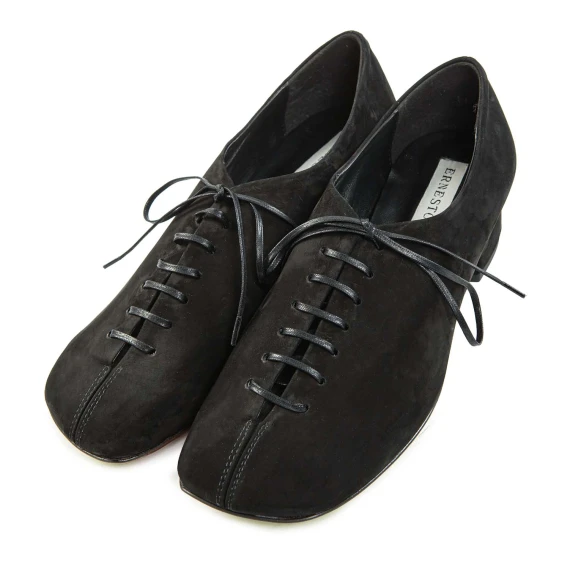 stringata con tacco in camoscio nero