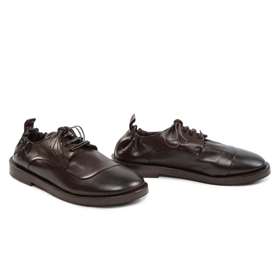 stringata in pelle marrone