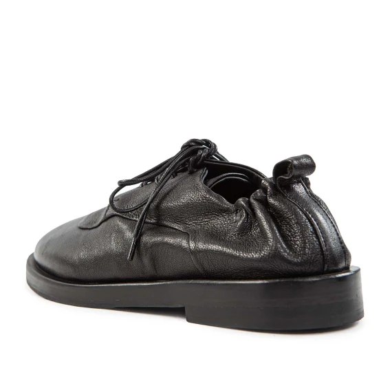 stringata pelle nera