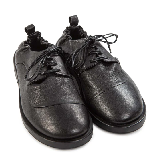 stringata pelle nera