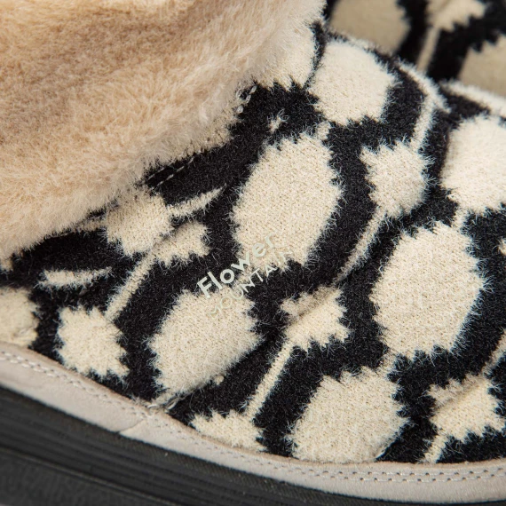 stivaletti FAMI in shearling beige e nero Flower Mountain