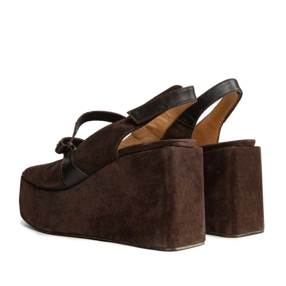 Sandalo con zeppa in camoscio marrone gianni bravo