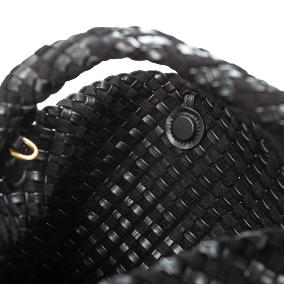 monospalla AURELIE Small pelle intrecciata nera Gianni Chiarini