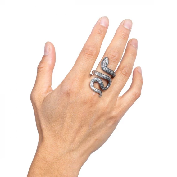 anello con serpente in argento