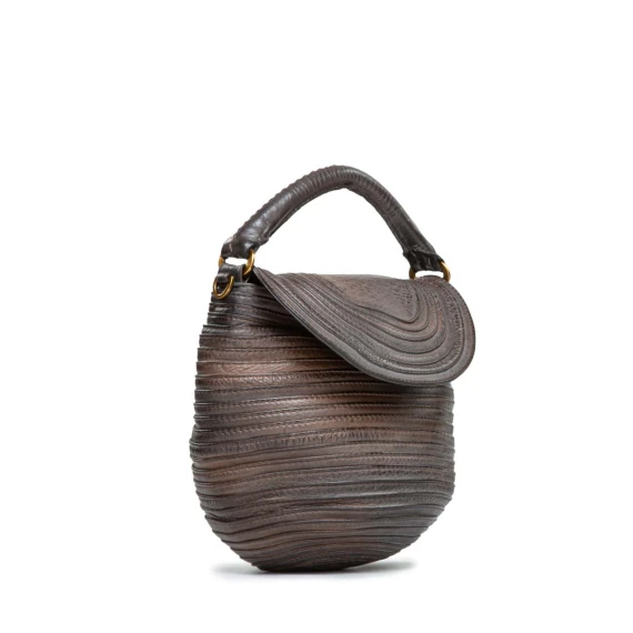 extra-chocolate leather shoulder bag