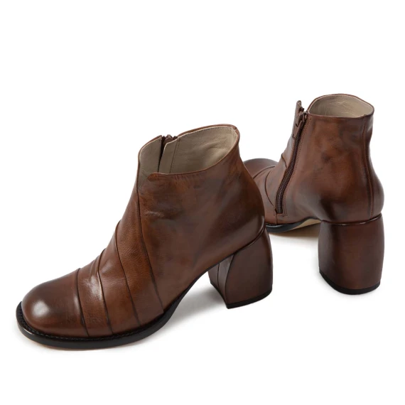 accollati in pelle cuoio