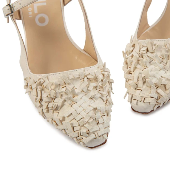 chanel bebe in pelle latte