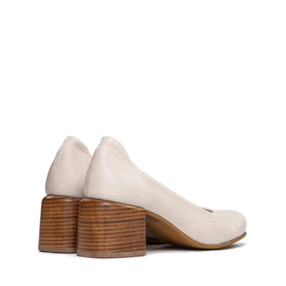 Cream round-toe pumps manuel costa