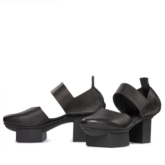 sandalo stile giapponese in pelle