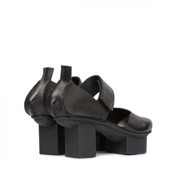 sandalo stile giapponese in pelle