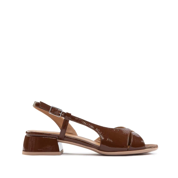 sandali asimmetrici vernice marrone