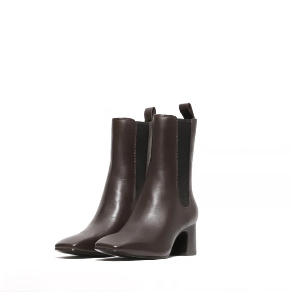 Stivaletto in morbida nappa ebano con elastico laterale