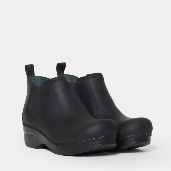 Stivaletto Dansko con elastici laterali in pelle oiled nera