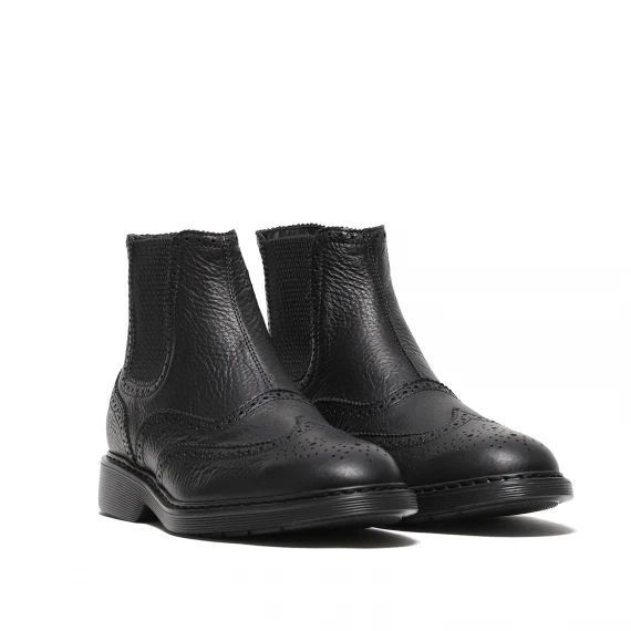 Stivaletto in pelle nera martellata