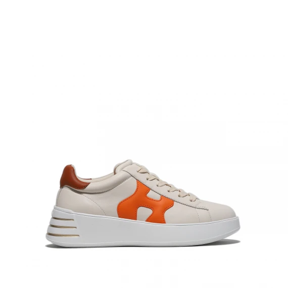 Sneaker Hogan Rebel in pelle beige e H laterale arancione 