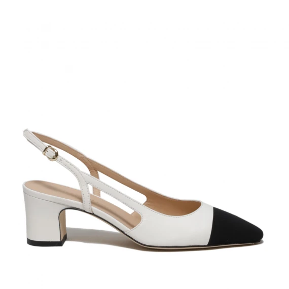 Slingback in nappa bianca con puntalino in tessuto nero