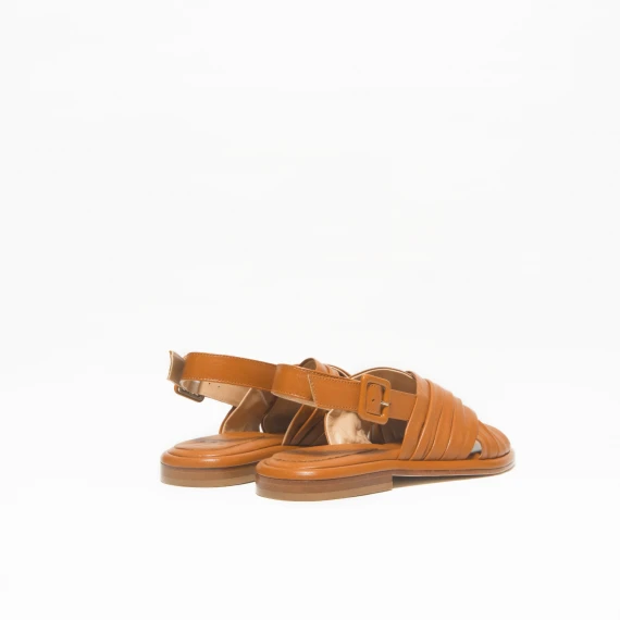 Sandalo marrone a fascioni incrociati con suola in cuoio 