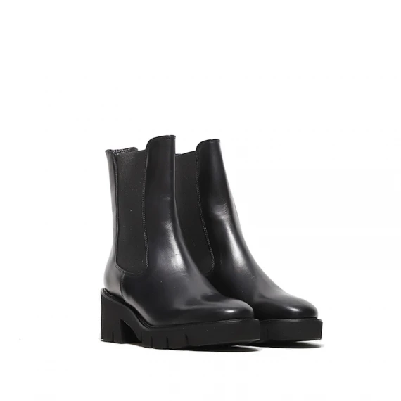Stivaletto con elastici laterali in pelle nera