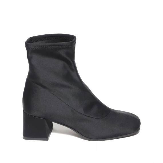 Stivaletto in tessuto elasticizzato nero