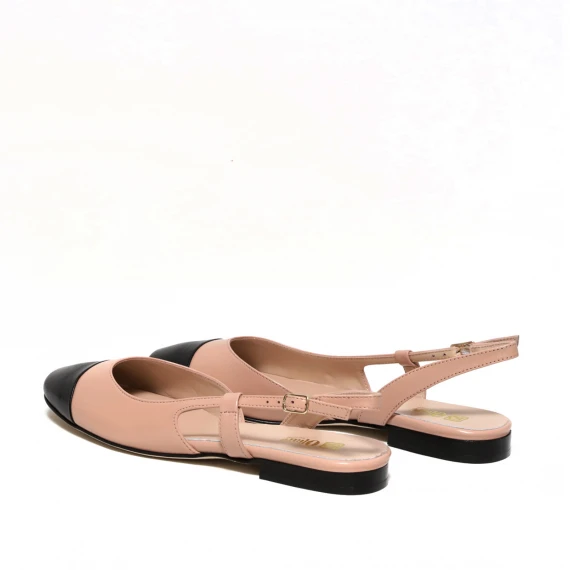 Slingback in pelle beige con punta nera 