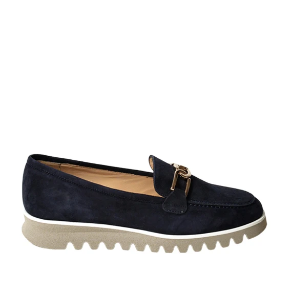 Mocassino in suede blu e accessorio dorato