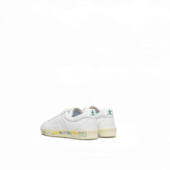 Sneaker Premiata modello Bonnie realizzata in morbida pelle bianca con logo applicato 