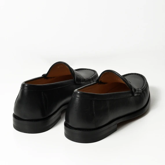 Mocassino con mascherina a bocca di lupo in pelle nera