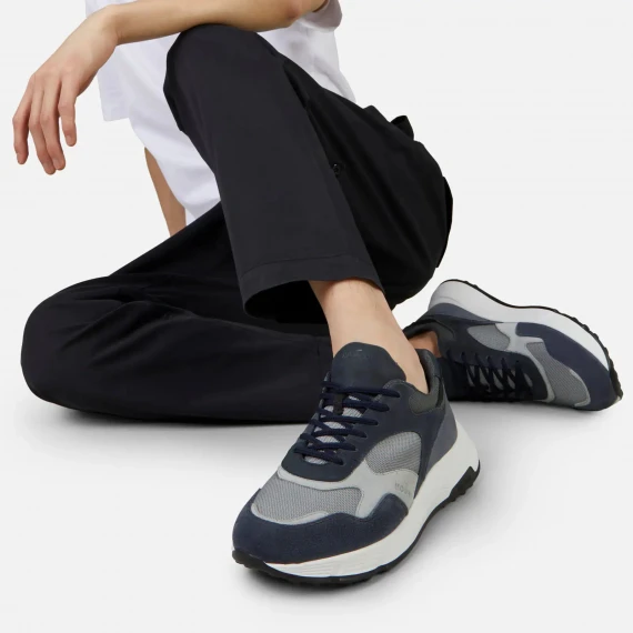 Sneakers Hyperlight in pelle scamosciata e tessuto blu 