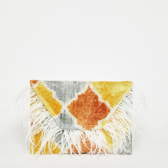 Clutch in seta e viscosa multicolor con piume