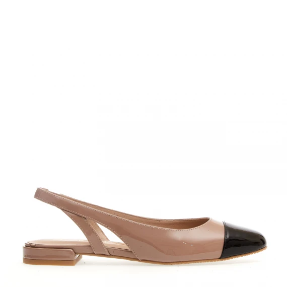 slingback bassa vernice nude e nero