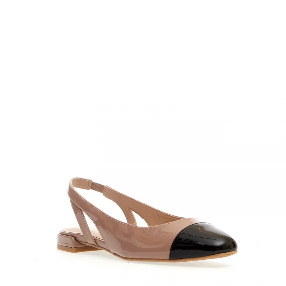 slingback bassa vernice nude e nero