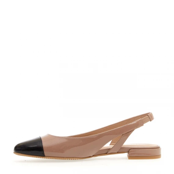 slingback bassa vernice nude e nero